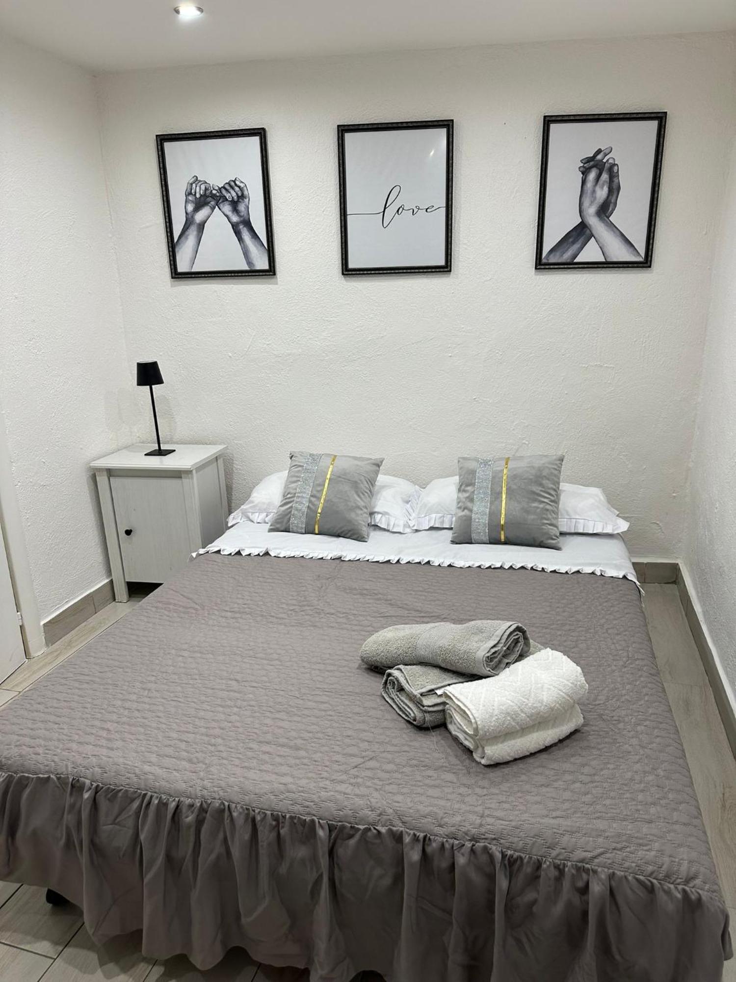 Vesuvia Guest House Наполи Екстериор снимка